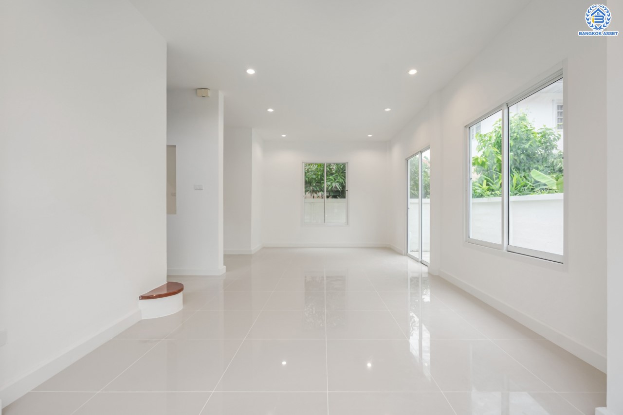 บ้านมือสองตกแต่งใหม่ ม.ลลิลอินเดอะพาร์ค บางใหญ่ พร้อมอยู่ตอบโจทย์ทุกฟังก์ชัน เนื้อที่ 50 ตร.ว. ฟังก์ชัน 3 ห้องนอน 2 ห้องน้ำ 1 ที่จอดรถ บนทำเลเดินทางสะดวก ใกล้เซ็นทรัลเวสต์เกต ทางด่วน "กาญจนาภิเษก และเพียง 5 นาทีถึงรถไฟฟ้าสายสีม่วง "สถานีตลาดบางใหญ่"